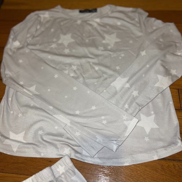 TALL ALL OVER STAR PRINT PAJAMA SET - Picture 5 of 5